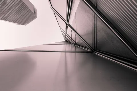 خلفية ناطحة سحاب بدقة 4K · city · 3840×2561