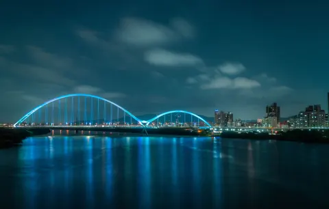 Fond d'écran Pont urbain 4K · city · 3840×2448