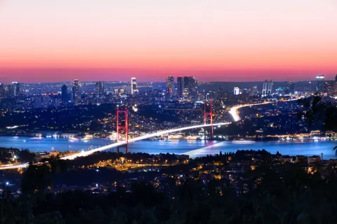 Stadtbrücke 4K Hintergrundbild · city · 3840×2560
