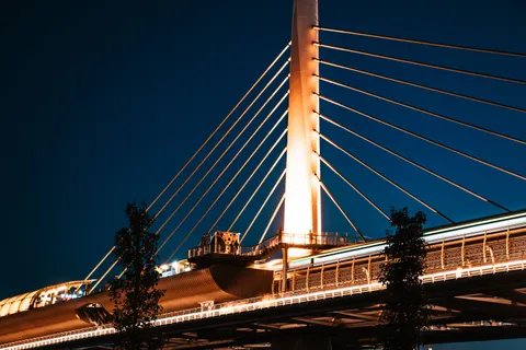 Fondo de pantalla Puente de ciudad 4K · city · 3840×2560
