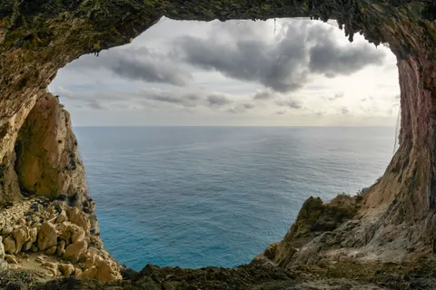 Обои Морская пещера 4K · ocean · 3840×2560