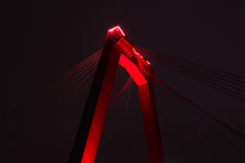 Fondo de pantalla Puente de ciudad 4K · city · 3840×2560