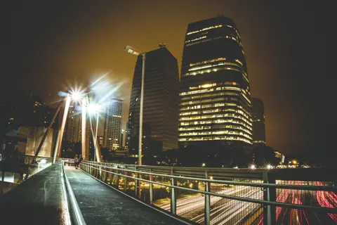 Stadtbrücke 4K Hintergrundbild · city · 3840×2560