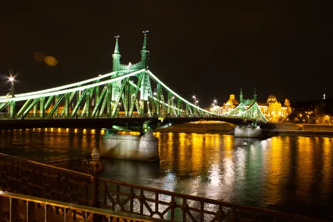 City Bridge 4K Wallpaper · city · 3840×2560