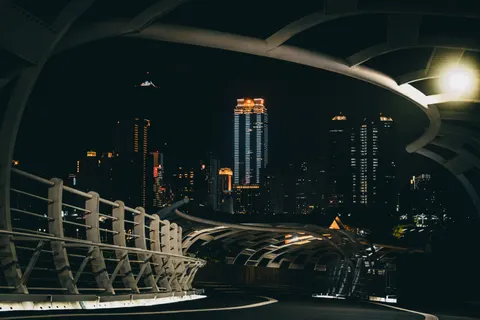 Stadtbrücke 4K Hintergrundbild · city · 3840×2560