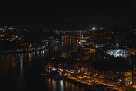 Stadtbrücke 4K Hintergrundbild · city · 3840×2561