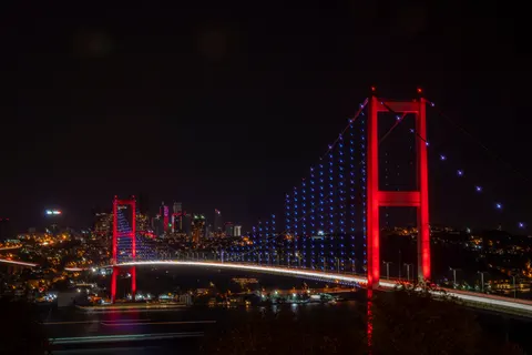 Stadtbrücke 4K Hintergrundbild · city · 3840×2561