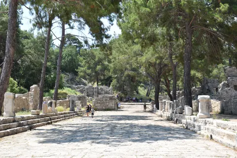 Roman Ruins 4K Wallpaper · architecture · 3840×2560