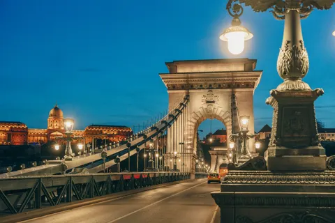 Stadtbrücke 4K Hintergrundbild · city · 3840×2560