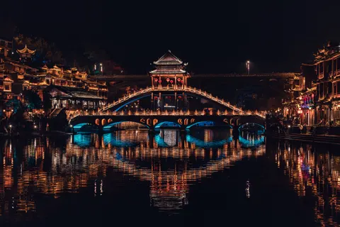 City Bridge 4K Wallpaper · city · 3840×2560