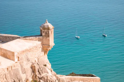 Cliff Lighthouse 4K Wallpaper · architecture · 3840×2560