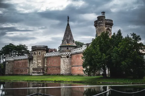 Medieval Castle 4K Wallpaper · architecture · 3840×2561