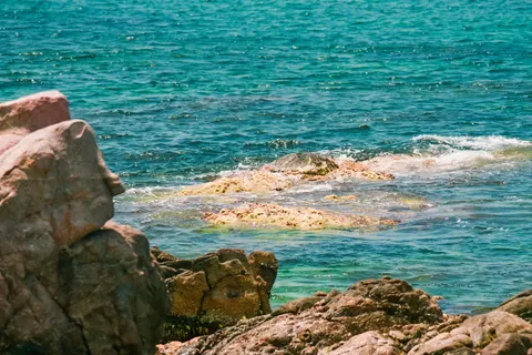 خلفية ساحل فيروزي بدقة 4K · ocean · 3840×2560