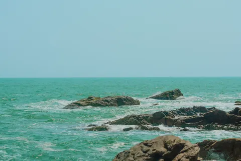 خلفية ساحل فيروزي بدقة 4K · ocean · 3840×2560