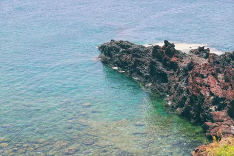 터키석빛 해안 4K 배경화면 · ocean · 3840×2560