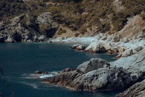 خلفية ساحل فيروزي بدقة 4K · ocean · 3840×2560