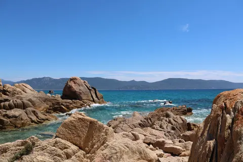 خلفية ساحل فيروزي بدقة 4K · ocean · 3840×2560