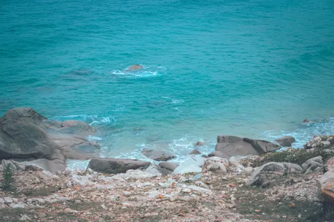 Türkisfarbene Küste 4K Hintergrundbild · ocean · 3840×2560