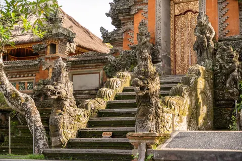 Alter Tempel 4K Hintergrundbild · architecture · 3840×2560