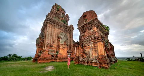 Ancient Temple 4K Wallpaper · architecture · 3840×2048