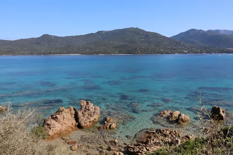 Türkisfarbene Küste 4K Hintergrundbild · ocean · 3840×2560