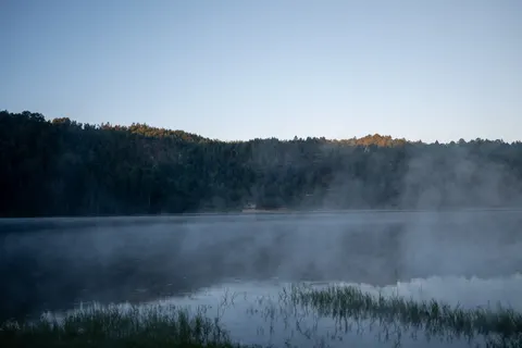 Misty Mountain Lake 4K Wallpaper · nature · 3840×2560
