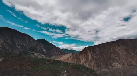 Berge 4K Hintergrundbild · mountains · 3840×2127