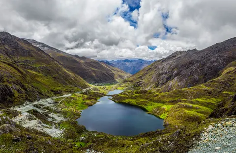 Wallpaper Pegunungan 4K · mountains · 3840×2496