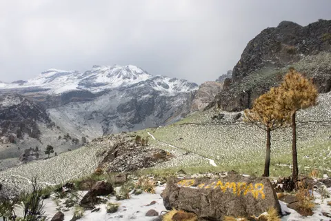 The Andes 4K Wallpaper · mountains · 3840×2560