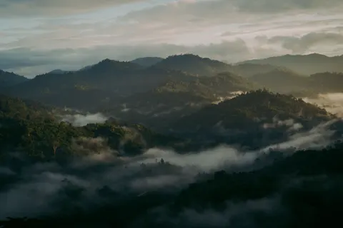 Foggy Valley 4K Wallpaper · mountains · 3840×2560