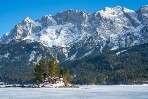 Mountain Cabin 4K Wallpaper · mountains · 3840×2561