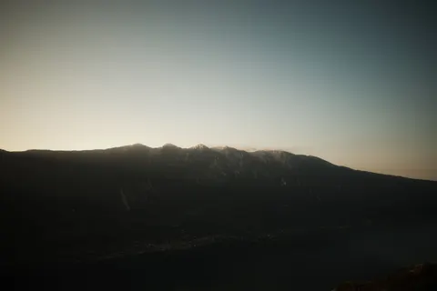 Bergen 4K-achtergrond · mountains · 3840×2560