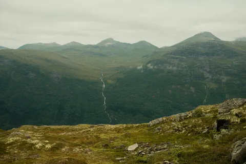 Valley Waterfall 4K Wallpaper · mountains · 3840×2560