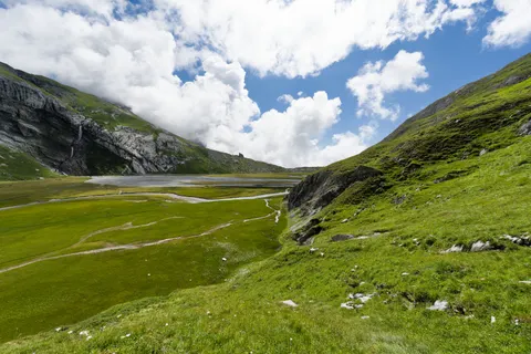 Valley Waterfall 4K Wallpaper · mountains · 3840×2558