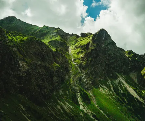 Valley Waterfall 4K Wallpaper · mountains · 3840×3214