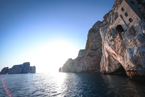 Sea Cave 4K Wallpaper · ocean · 3840×2560