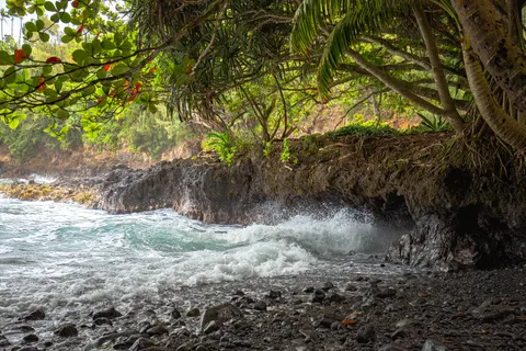 Sea Cave 4K Wallpaper · ocean · 3840×2560