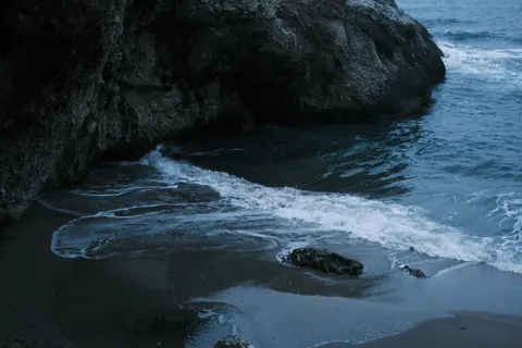 Sea Cave 4K Wallpaper · ocean · 3840×2560