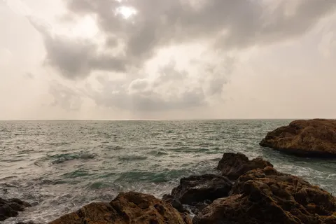 海蚀洞 4K壁纸 · ocean · 3840×2561