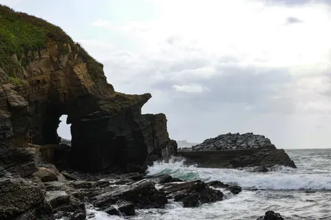Sea Cave 4K Wallpaper · ocean · 3840×2561