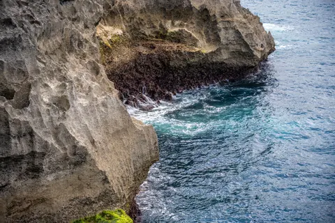 Sea Cave 4K Wallpaper · ocean · 3840×2560