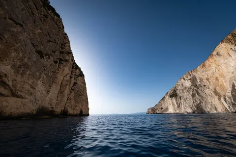 Sea Cave 4K Wallpaper · ocean · 3840×2560