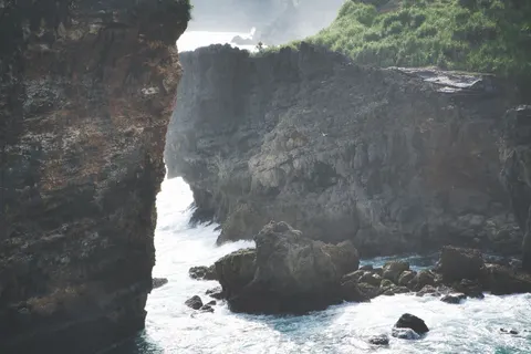 Sea Cave 4K Wallpaper · ocean · 3840×2560