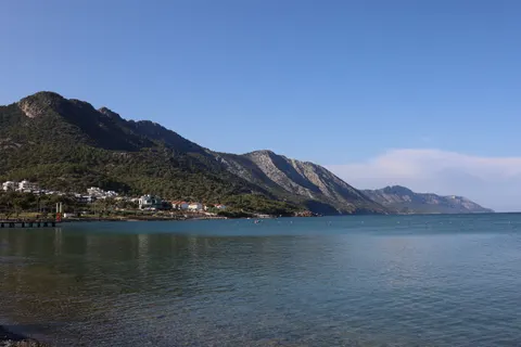 والپیپر ساحل فیروزه‌ای با کیفیت 4K · ocean · 3840×2560