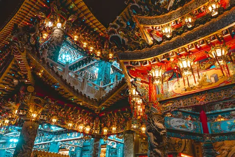 Alter Tempel 4K Hintergrundbild · architecture · 3840×2561
