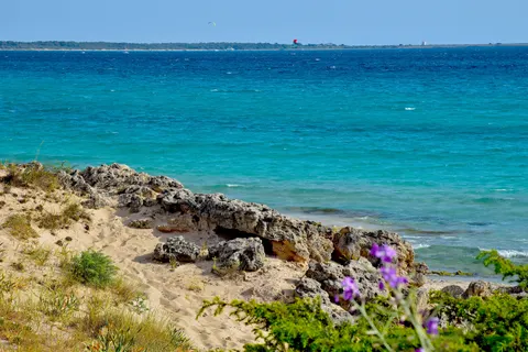 خلفية ساحل فيروزي بدقة 4K · ocean · 3840×2560