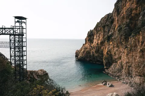 Fondo de pantalla Costa turquesa 4K · ocean · 3840×2560