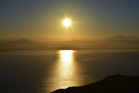 平靜海面 4K桌布 · ocean · 3840×2560