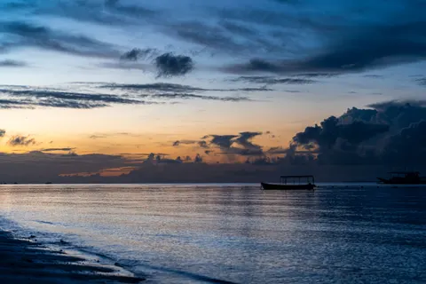 Calm Sea 4K Wallpaper · ocean · 3840×2560
