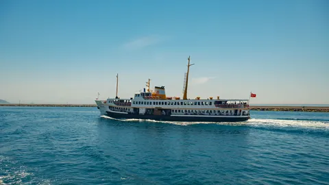 Обои Лодка в море 4K · ocean · 3840×2160